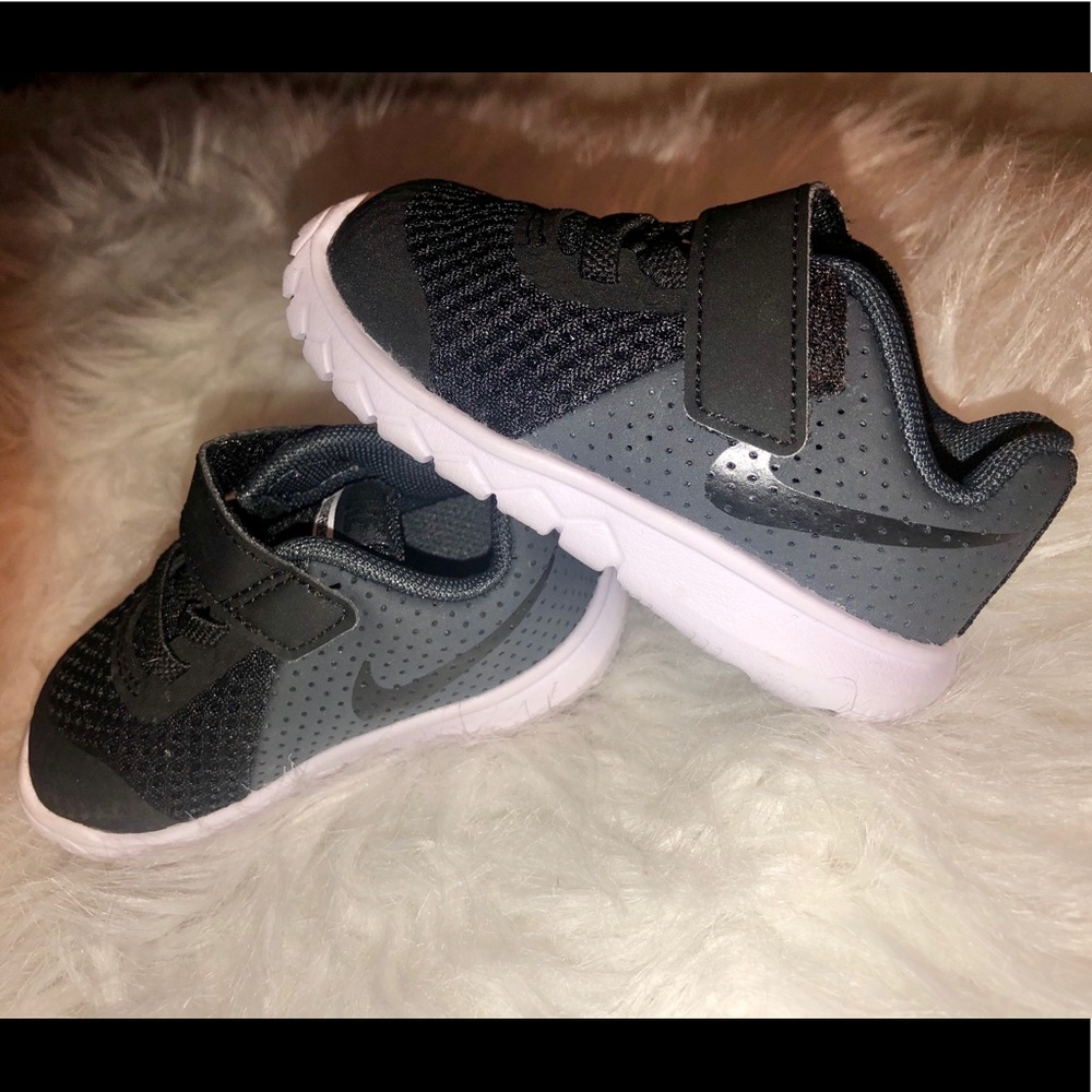 🐼 Nike baby Tennis Shoes